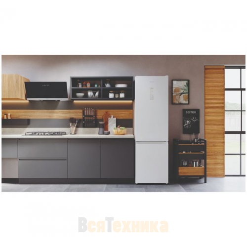 Холодильник Hotpoint HT 5200 W белый