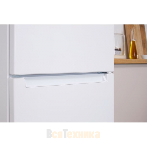 Холодильник Indesit DS 4160 W